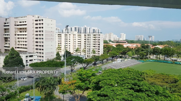 Blk 322A Jurong East Street 31 (Jurong East), HDB Executive #174858692